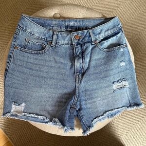 Nice Used Condition Sound Style Jean Shorts Size 4